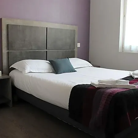 Du Centre Отель 2*