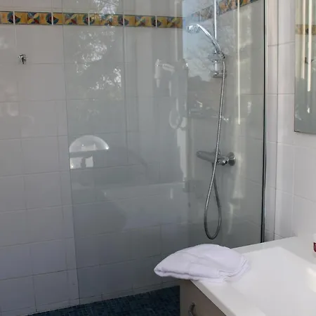 Du Centre Hotel 2*